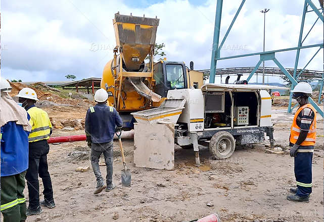 lugares de trabajo de la hormigonera autocargable con bomba
