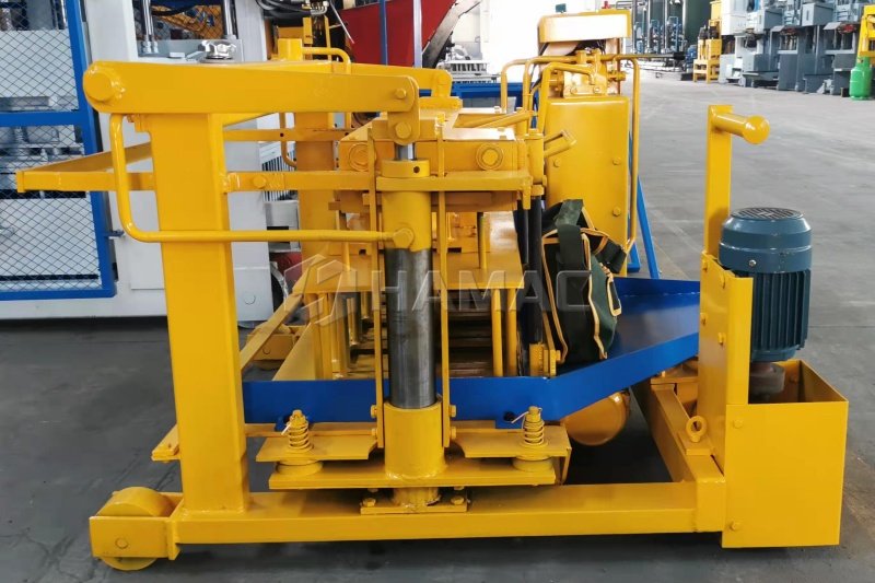 Máquina para fabricar bloques huecos